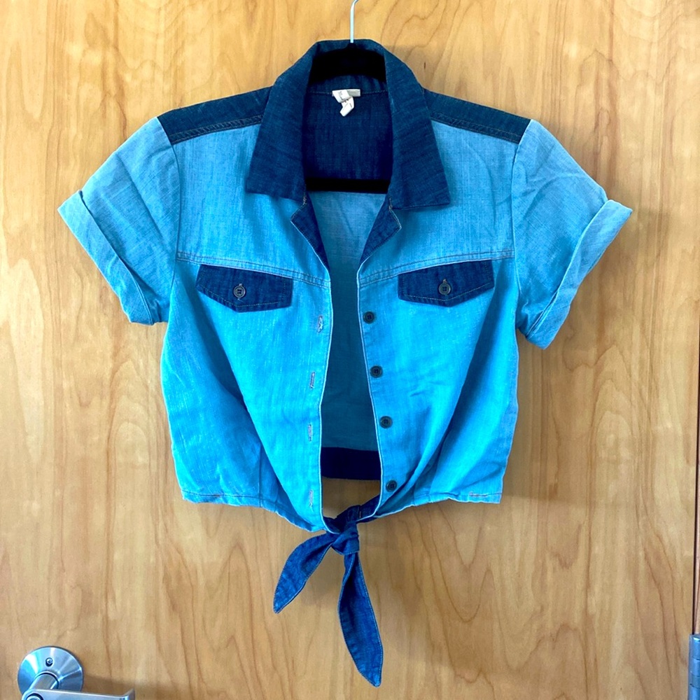 Mind Code Button-Down Two-Tone Denim Crop S/S, Small